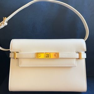 MANHATTAN SMALL SHOULDER BAG IN BOX SAINT LAURENT LEATHER in BLANC VINTAGE